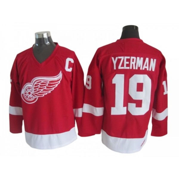 Detroit Red Wings #19 Steve Yzerman Red 2002 Vintage CCM Jersey